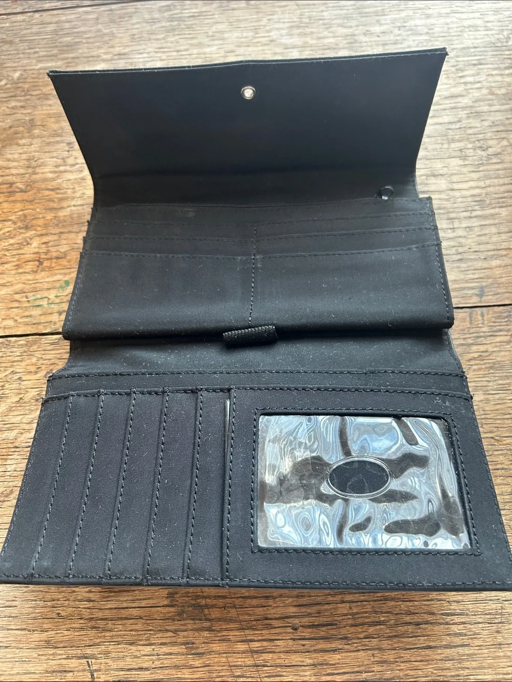 Vintage 90’s Liz Claiborne Black Pebble Leather Book Wallet with Silver Hardware